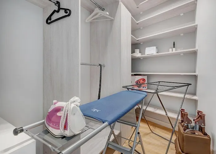 Happy Egle,self Check-in,ac, Parking In Garage *